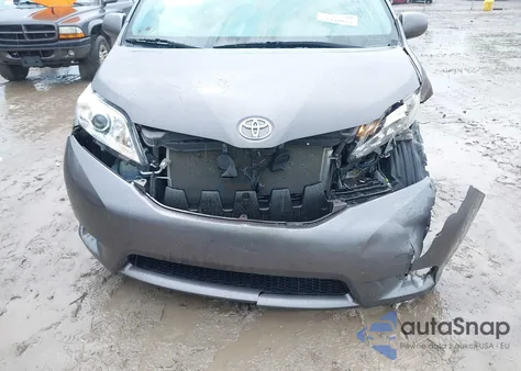 2017 Toyota Sienna Xle 8 Passenger z USA, uszkodzony, nr VIN 5TDYZ3DC2HS790716